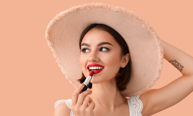 Makijaż w stylu gwiazd Hollywood. Jak go stworzyć?