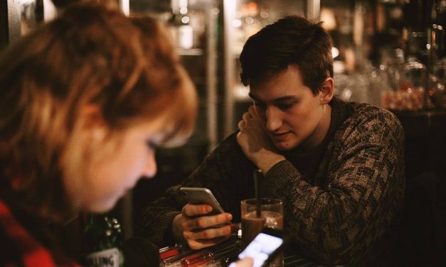 Fajne Tematy Do Pisania Z Dziewczyną – 6 Najlepszych Pomysłów