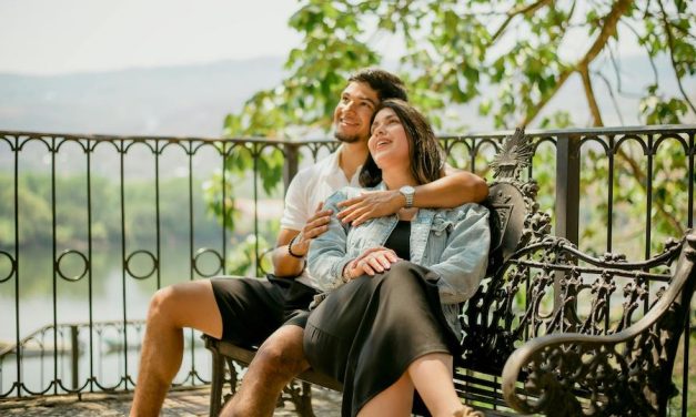 Jak Facet Bada Grunt – Oto 11 Oznak, Że Mu Się Podobasz