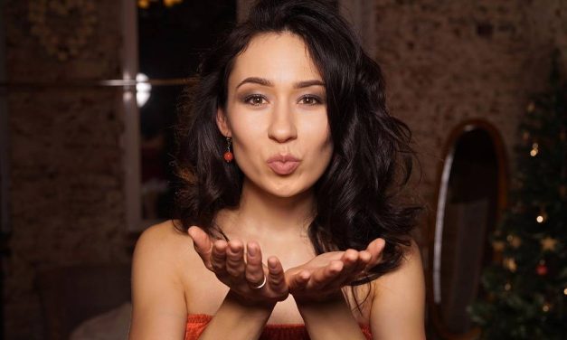 Jak Zakochuje Się Kobieta? (Etapy + Ile Czasu To Zajmuje)