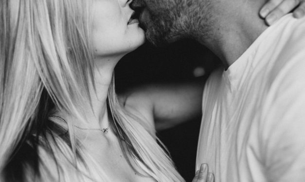 Co Zrobić, Żeby Dziewczyna Zatęskniła? – 15 Skutecznych Metod