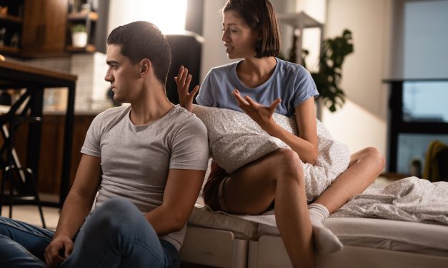 Zachowanie Faceta, Który Boi Się Miłości I Unika Zaangażowania