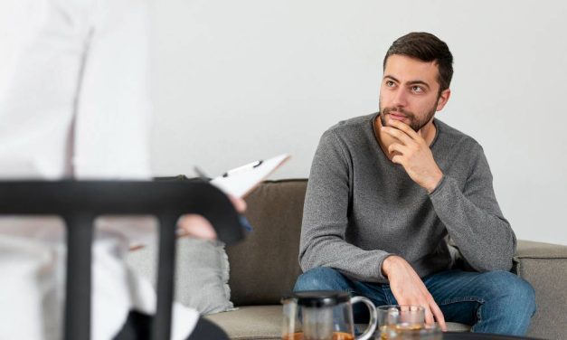 Pokonywanie przeszkód w utrzymaniu trzeźwości: Jak skuteczne leczenie alkoholizmu może odmienić życie