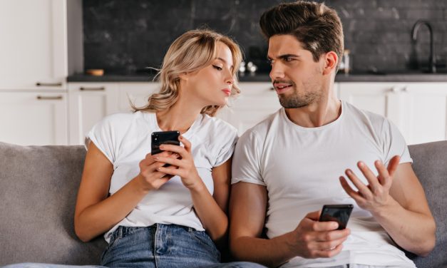 Jak Sprawdzić, Czy Mój Facet Ma Tindera? – 5 Skutecznych Metod