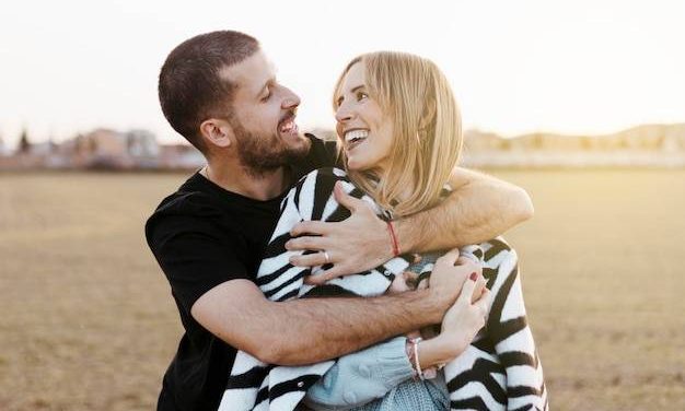 Po Czym Poznać, Że Facetowi Zależy Na Znajomości – Sprawdź!