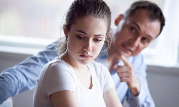 Jak Ukarać Faceta Za Brak Szacunku (I Czy Ma To Sens?)