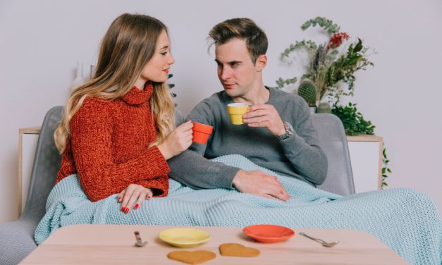 Najlepsze Pomysły Na Randkę W Domu – Sprawdź!