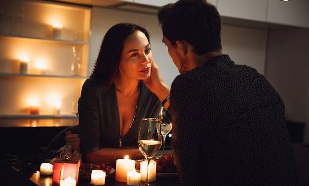 Jaki Upominek Na Pierwsze Spotkanie Wybrać W 2025?