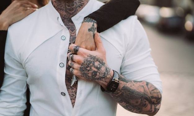 Czy Kobietom Podobają Się Tatuaże? – (Kontrowersyjna Prawda)