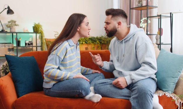 Zdrowa Relacja — Czy Mówić Facetowi O Swoich Byłych?