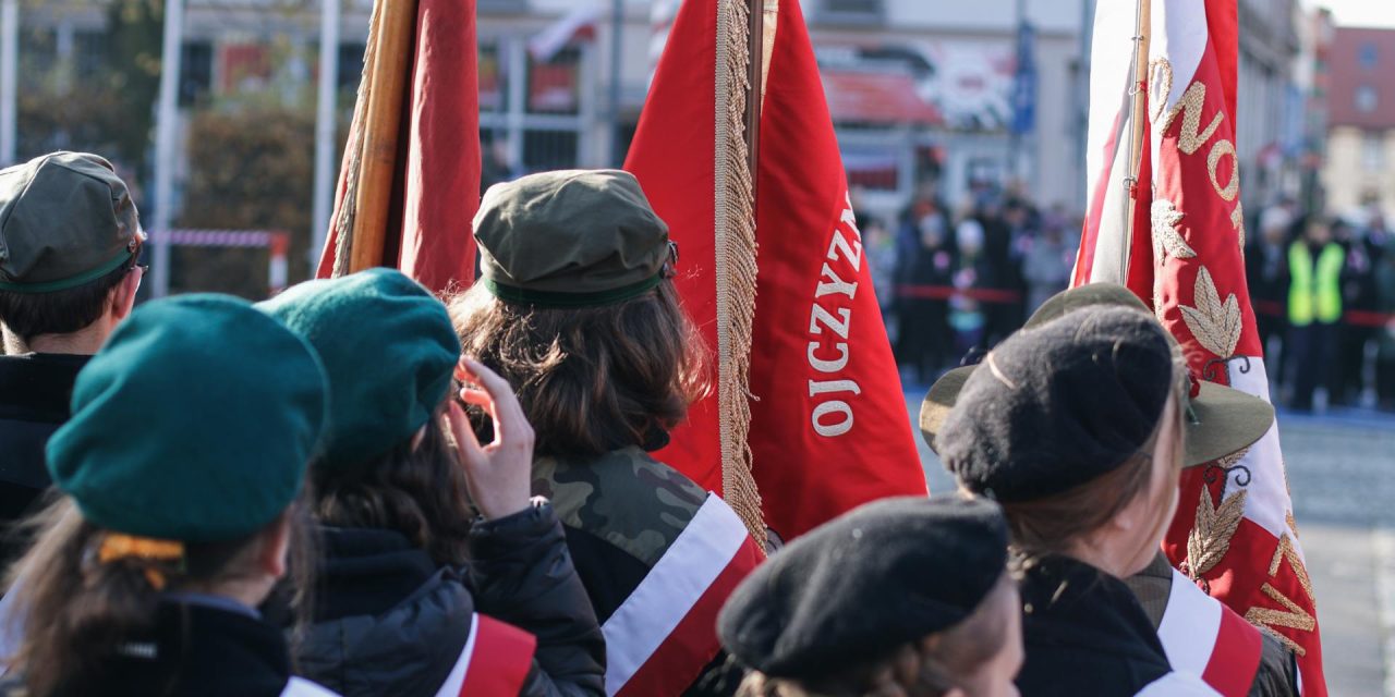 Sztandary Z Herbem: Wyraź Swoją Tożsamość I Przynależność
