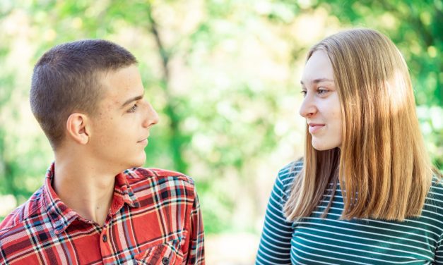 Jak Oryginalnie Zaprosić Dziewczynę na Studniówkę?