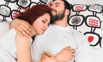 Oznaki, Że Dziewczyna Coś Czuje: Jak To Rozpoznać?