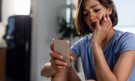 Jak Dyskretnie Zapytać Faceta, Dlaczego Się Nie Odzywa?