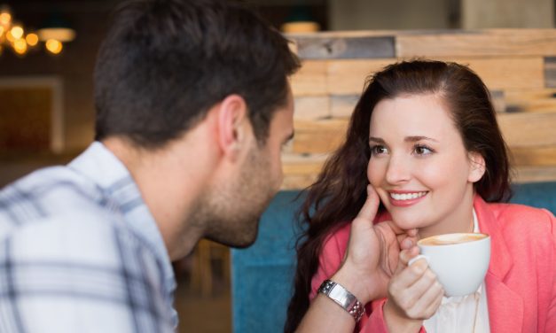 Jak Subtelnie Wyrażać Uczucia: Warto Powiedzieć Jej O Tym?